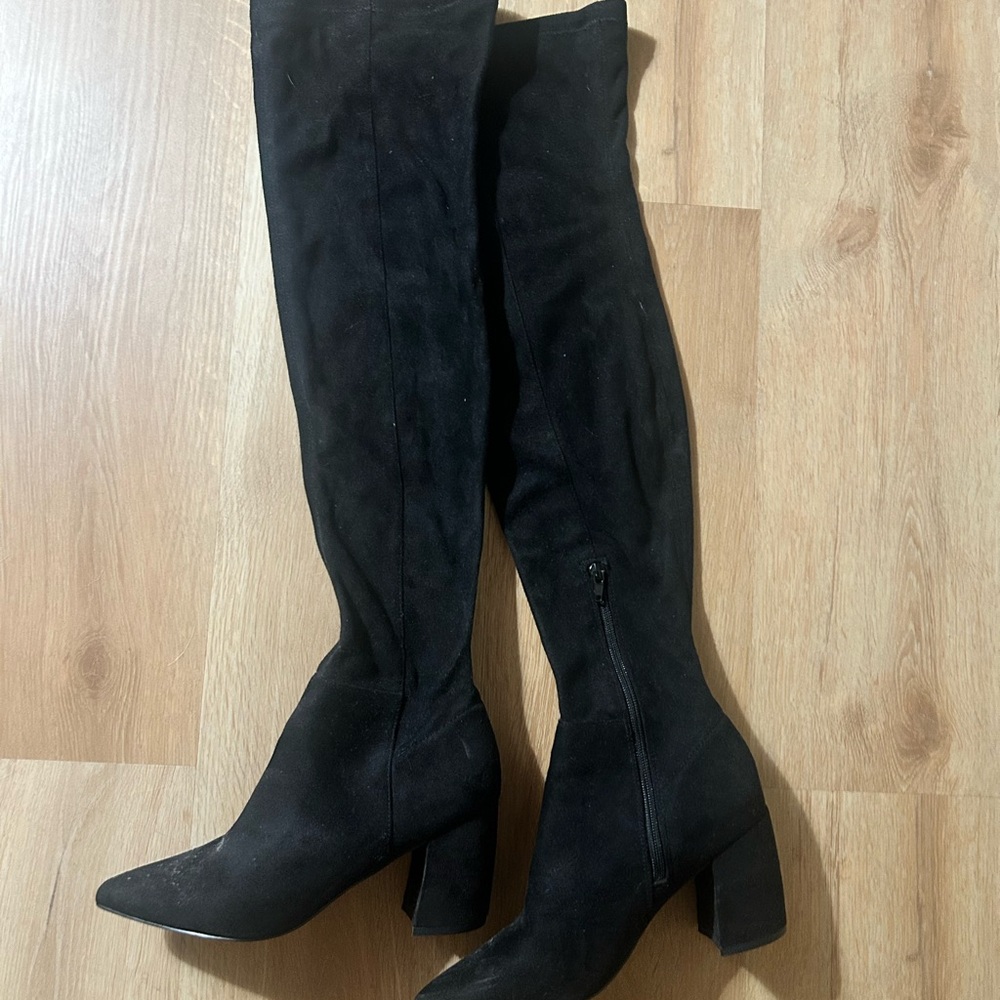 Over the knee black Steve Madden heeled boot. Size 7